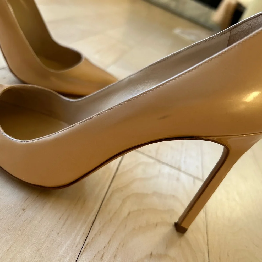 Manolo Blahnik Nude BB 105 Patent Leather Pointed Toe Pumps Size 8 1/2 (38.5 EU)